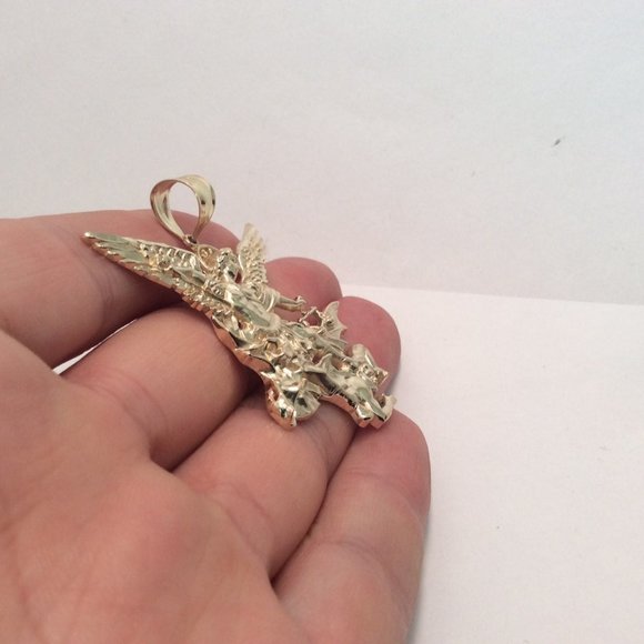 10k Gold Saint Michael Archangel and Devil Pendant 10.5gr - Picture 5 of 8